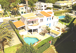 Renovated 4-bedroom villa with private pool near Vilamoura Marina