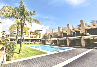 Renovated 2+1 bedroom townhouse with pool at Golf Condominium I